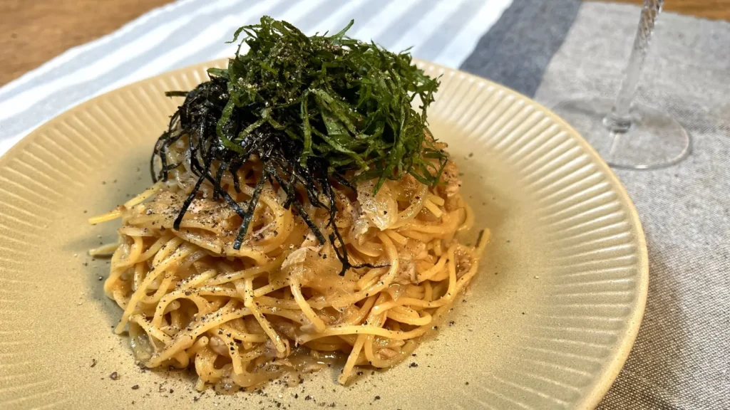 ツナと玉ねぎの和風にんにく醤油パスタ